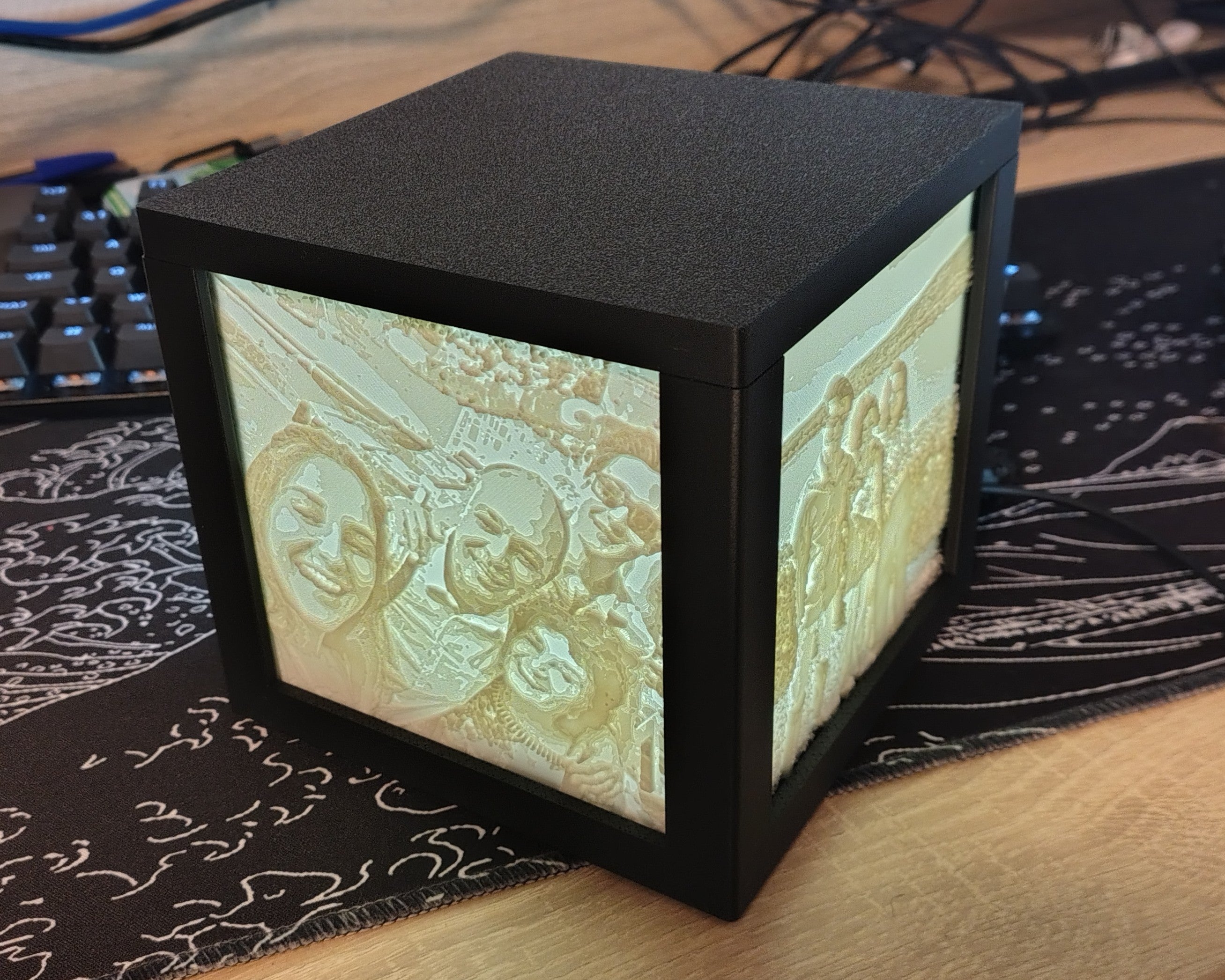 Le Cube Lithophanie Magique (4 Photos) 🧊📸