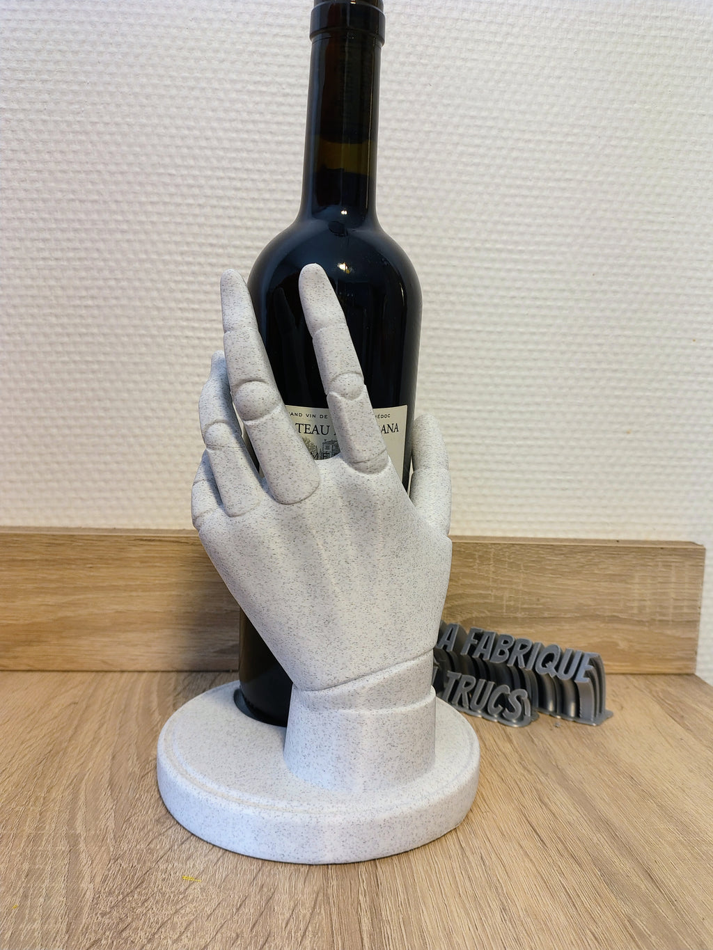 La Main du Sommelier - Porte-Bouteille Sculptural – L'Équilibre Mythologique ✨🍷