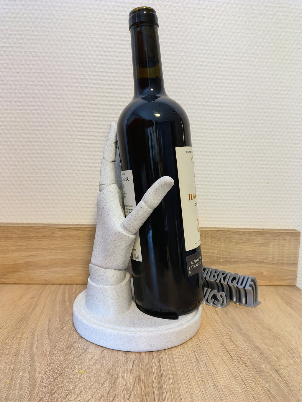 La Main du Sommelier - Porte-Bouteille Sculptural – L'Équilibre Mythologique ✨🍷