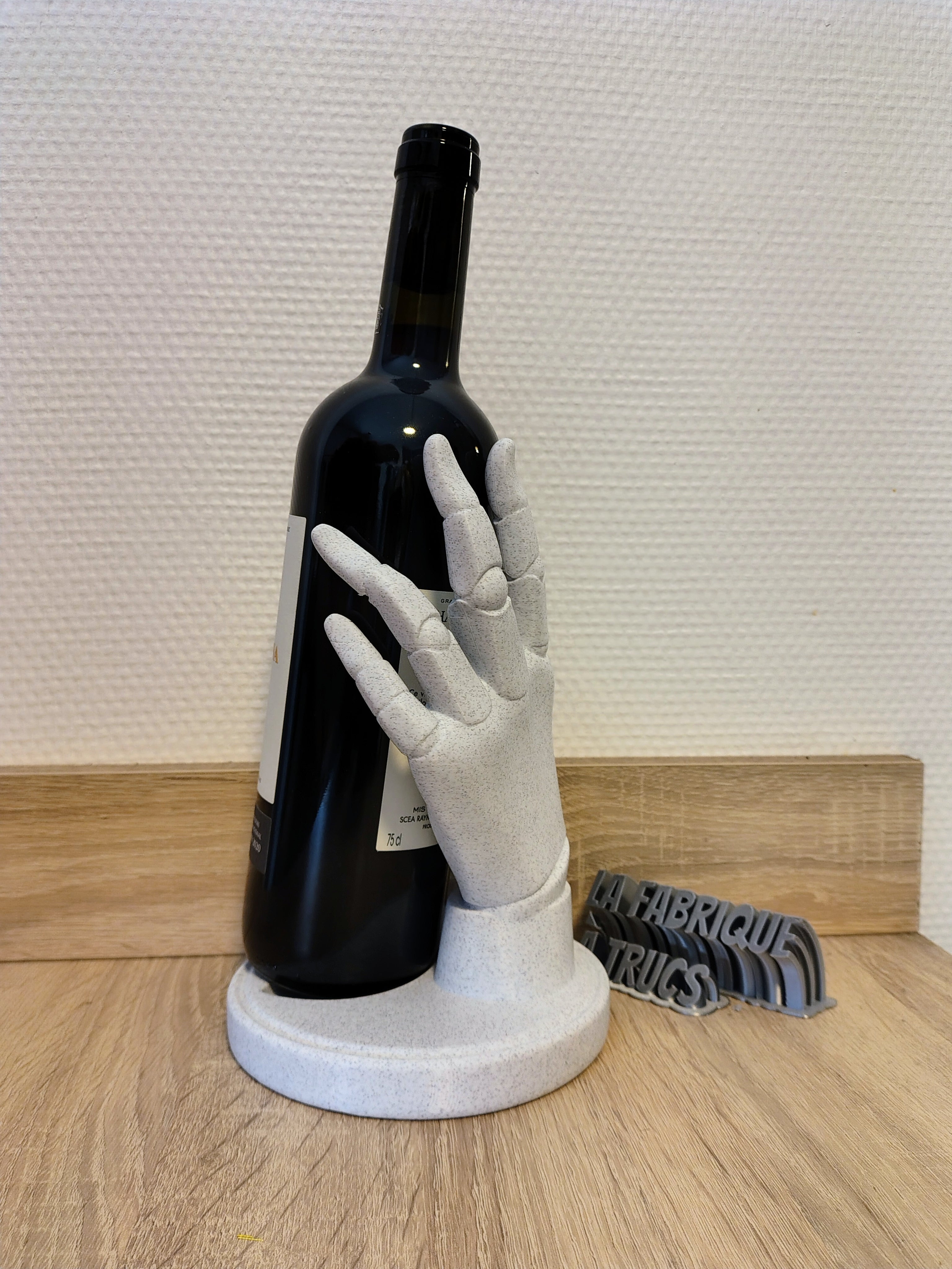 La Main du Sommelier - Porte-Bouteille Sculptural – L'Équilibre Mythologique ✨🍷