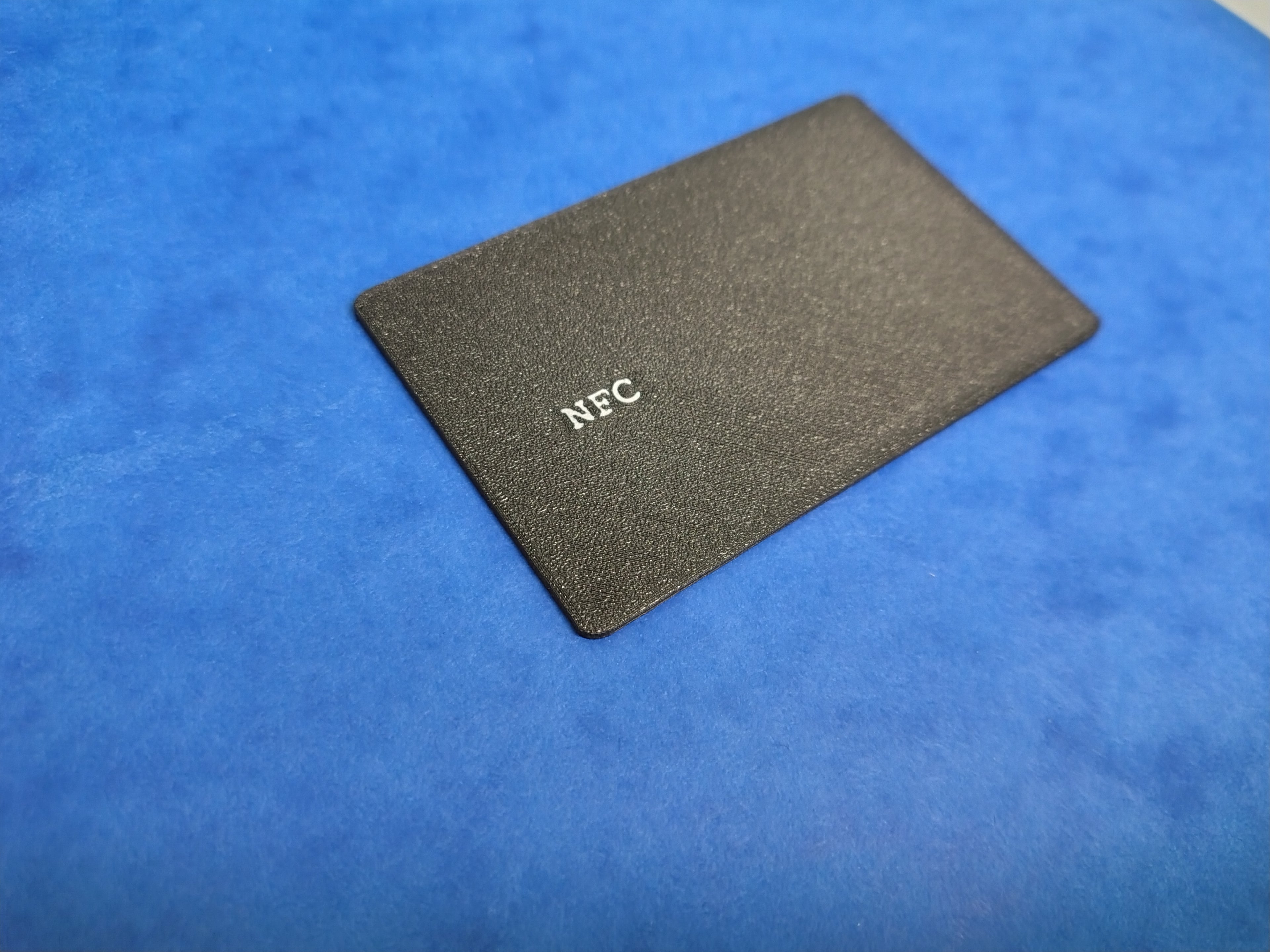 Carte Essentiel - Carte de Visite Connectée NFC - Impression 3D Sur-Mesure